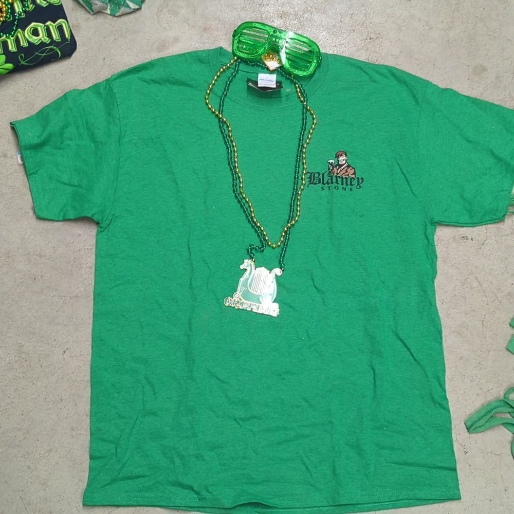 4for$20) Blarney stone, St Patrick's t-shirt, blarney stone by Guinness‎